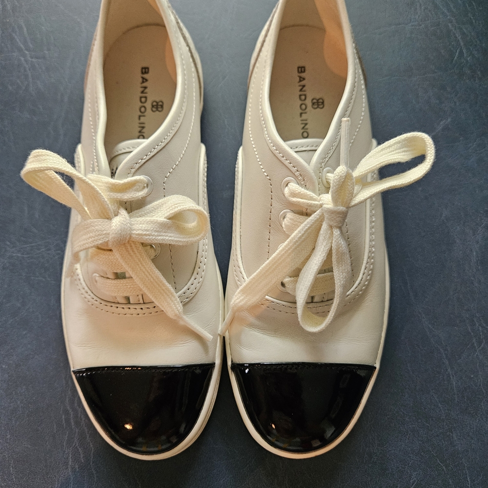 Bandolino White and Black Sneakers Casual Style